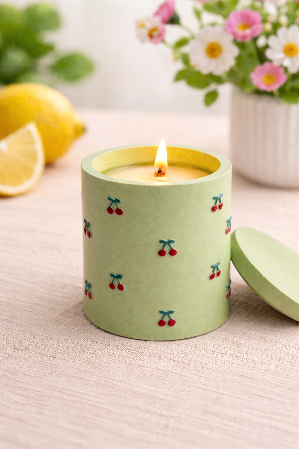 SWEET CHARM - Candle with lid