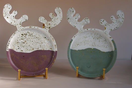 REINDEER DECORATIVE PLATE